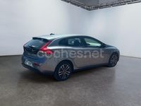 Usado Volvo V40 Momentum 122 CV (89 kW) 2019 Gris / plata Berlina