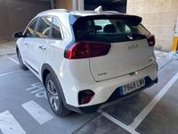 Usado Kia Niro 141 CV (103 kW) 2022 Blanco SUV