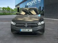 Käytetty VW Tiguan Life 150 HP (110 kW) 2023 Harmaa Katumaasturi