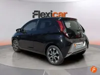 Usado Toyota Aygo X-wave 72 CV (52 kW) 2019 Negro Utilitario