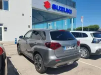 Usado Suzuki Vitara GLX 129 CV (94 kW) 2023 Gris / plata SUV