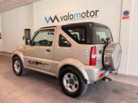 Usado Suzuki Jimny 86 CV (63 kW) 2006 Gris / plata SUV