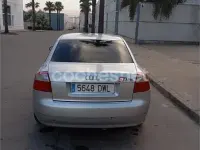Usado Audi A4 130 CV (95 kW) 2003 Gris / plata Familiar