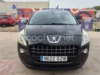 Usado Peugeot 3008 120 CV (88 kW) 2010 Negro Familiar