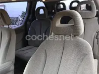 Usado Chrysler Voyager 140 CV (102 kW) 2004 Azul Monovolumen