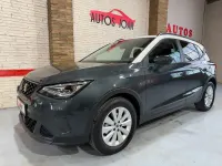 Usado Seat Arona Style 110 CV (80 kW) 2022 Gris SUV