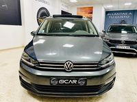 Usado VW Touran Advance 115 CV (84 kW) 2019 Gris / plata Monovolumen
