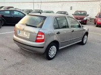 Usado Skoda Fabia 64 CV (47 kW) 2007 Gris / plata Berlina