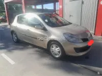 Begagnad Renault Clio II Privilege 85 HK (62 kW) 2007 Beige Sedan