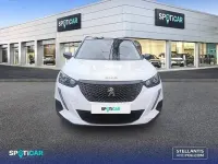 Usado Peugeot 2008 Allure 100 CV (73 kW) 2019 Blanco SUV