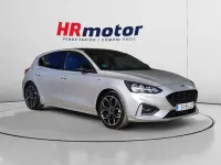 Usado Ford Focus ST-Line 125 CV (91 kW) 2020 Gris Utilitario