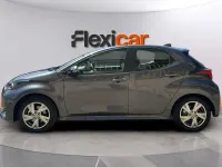 Usado Toyota Yaris Hybrid Business Edition 116 CV (85 kW) 2025 Gris Berlina
