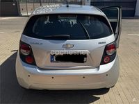 Usado Chevrolet Aveo LS 84 CV (61 kW) 2012 Gris / plata Berlina