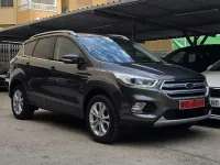 Usado Ford Kuga Trend 120 CV (88 kW) 2018 Gris / plata SUV