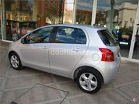Usado Toyota Yaris Sol 87 CV (63 kW) 2007 Gris / plata Berlina