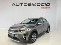 Usado Kia Stonic 101 CV (74 kW) 2023 Gris / plata SUV