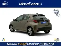 Usado Toyota Yaris Active 115 CV (84 kW) 2025 Marrón Utilitario