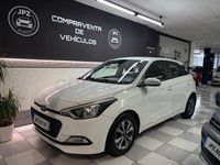 Usado Hyundai i20 75 CV (55 kW) 2017 Blanco Berlina