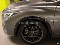 Usado Infiniti Q30 Sport Tech 170 CV (125 kW) 2017 Gris / plata Berlina