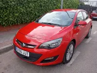 Usado Opel Astra Dynamic 110 CV (80 kW) 2015 Rojo Berlina