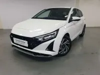 Usado Hyundai i20 101 CV (74 kW) 2025 Blanco Utilitario