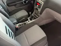 Usado Ford Focus Titanium 109 CV (80 kW) 2010 Gris / plata Berlina