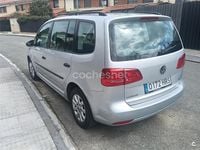 Usado VW Touran Advance 105 CV (77 kW) 2013 Gris / plata Monovolumen