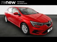 Usado Renault Mégane II Intens 115 CV (84 kW) 2022 Rojo Berlina