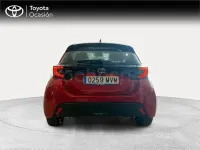 Usado Toyota Yaris Hybrid Active 116 CV (85 kW) 2024 Rojo Berlina