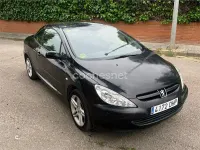 Usado Peugeot 307 CC 110 CV (80 kW) 2005 Negro Descapotable