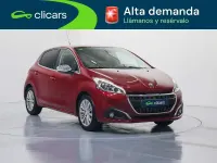 Usado Peugeot 208 Allure 82 CV (60 kW) 2018 Rojo Utilitario