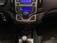 Usado Hyundai i30 Classic 90 CV (66 kW) 2009 Gris / plata Berlina