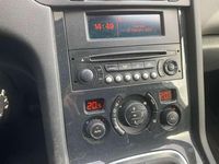 Usado Peugeot 5008 Style 120 CV (88 kW) 2015 Blanco Monovolumen