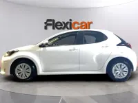 Usado Toyota Yaris Comfort 72 CV (52 kW) 2023 Blanco Utilitario