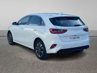 Usado Kia Ceed 101 CV (74 kW) 2025 Blanco Utilitario