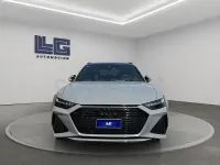 Usado Audi RS6 600 CV (441 kW) 2021 Gris / plata Familiar