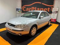 Usado Ford Mondeo Trend 125 CV (91 kW) 2001 Gris / plata Berlina