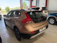 Usado Volvo V40 CC Momentum 120 CV (88 kW) 2016 Marrón Familiar