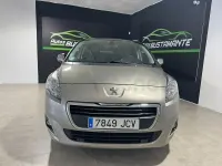 Usado Peugeot 5008 Access 120 CV (88 kW) 2015 Beige Monovolumen
