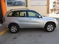 Usado Toyota RAV4 Luna 125 CV (91 kW) 2005 Plateado SUV