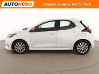 Usado Toyota Yaris Hybrid Active 116 CV (85 kW) 2022 Blanco Berlina