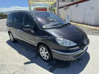 Usado Peugeot 807 Premium 136 CV (100 kW) 2010 Gris / plata Monovolumen
