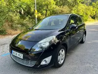 Usado Renault Grand Scénic Dynamique 130 CV (95 kW) 2011 Negro Monovolumen