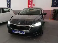 Usado Skoda Octavia Ambition 115 CV (84 kW) 2021 Gris / plata Berlina