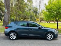 Usado Seat Leon Style 116 CV (85 kW) 2022 Gris / plata Berlina