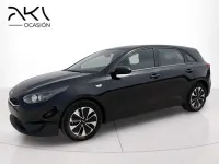 Usado Kia Ceed 101 CV (74 kW) 2025 Negro Utilitario