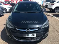 Usado Opel Astra Selective 110 CV (80 kW) 2014 Negro Berlina