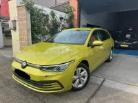 Usado VW Golf VIII Life 130 CV (95 kW) 2023 Amarillo Familiar