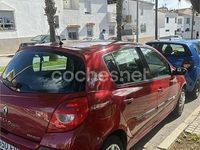 Usado Renault Clio II Dynamique 100 CV (73 kW) 2007 Rojo Berlina