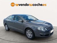 Usado VW Passat Highline 140 CV (102 kW) 2007 Gris Berlina
